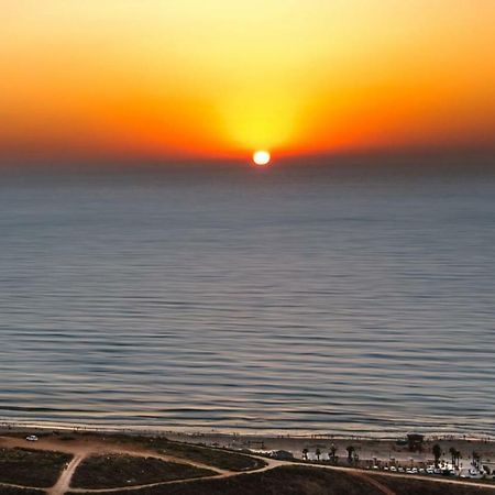 35Th Floor 4 Rooms On The Sea Bat Yam Exteriör bild